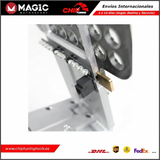 Estructura MAGBench V3 configurada en banco de trabajo para la reprogramación segura de una ECU automotriz.