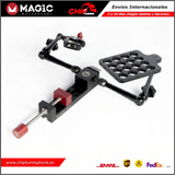 Detalle técnico del cabezal de la MAGBench Mini configurada para modo de programación y sondas de prueba.